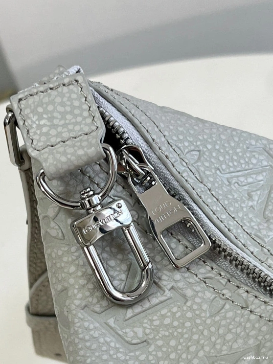 WIS VUITTON LOUIS PM HOBO CRUISER 0808
